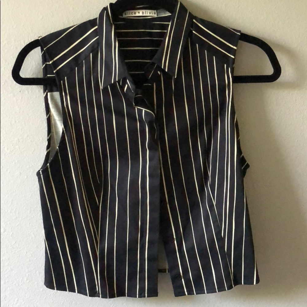 Alice & Olivia cropped button down